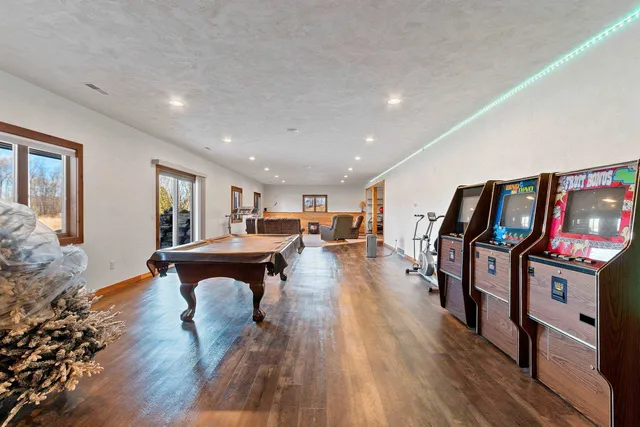 $1,842,775 | N8481 Town Hall Road, Black Creek, WI 54106