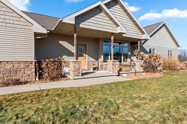 $1,842,775 | N8481 Town Hall Road, Black Creek, WI 54106