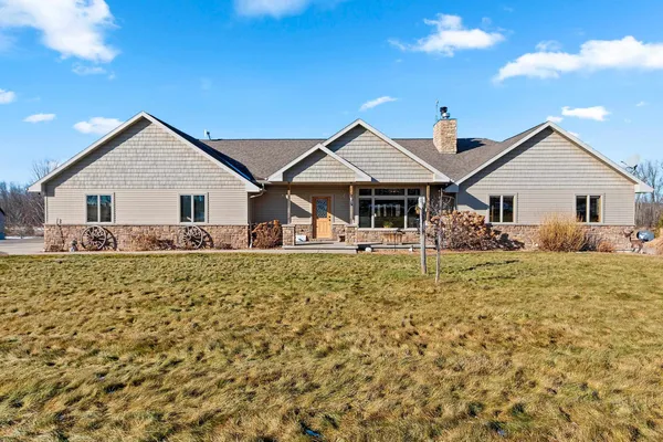 $1,842,775 | N8481 Town Hall Road, Black Creek, WI 54106