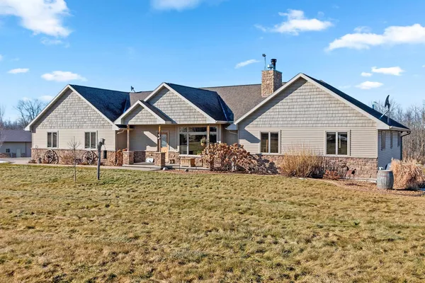 $1,842,775 | N8481 Town Hall Road, Black Creek, WI 54106