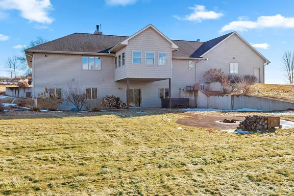 $1,842,775 | N8481 Town Hall Road, Black Creek, WI 54106