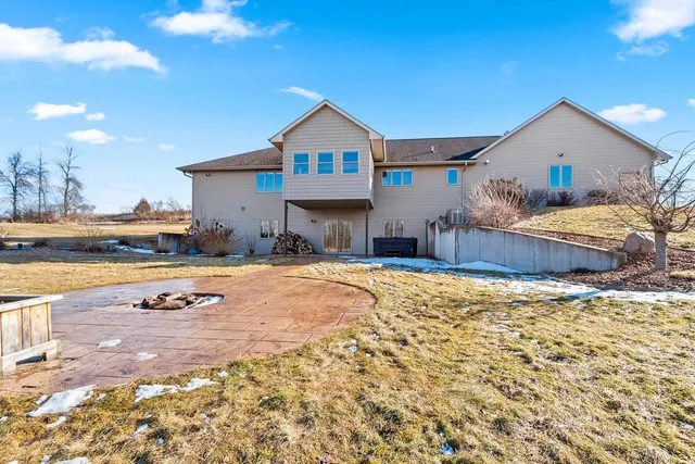 $1,842,775 | N8481 Town Hall Road, Black Creek, WI 54106