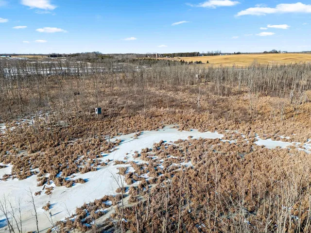 $1,842,775 | N8481 Town Hall Road, Black Creek, WI 54106