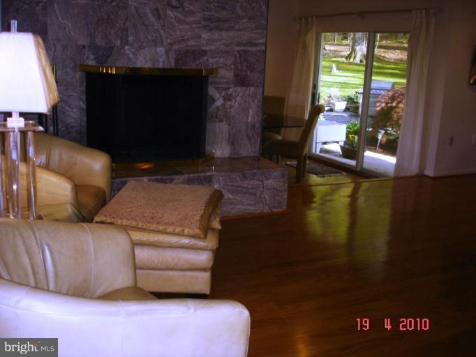11 Bee Tree Road Parkton, MD 21120 - Photo 5 of 30 Living Room