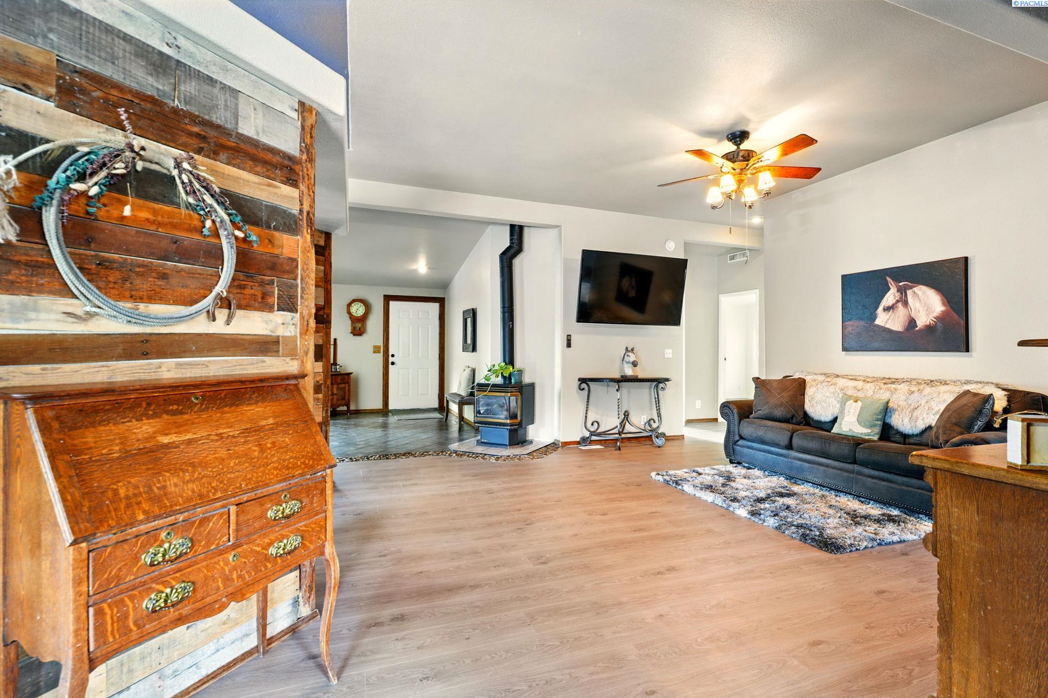 2009 Goose Gap Road Benton City, WA 99320 - Photo 12 of 28 Gallery Image 12