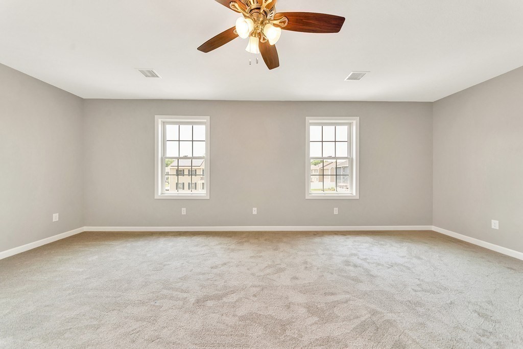 289 Gilbert Avenue Springfield, MA 01119 - Photo 15 of 17