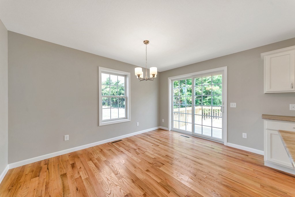 289 Gilbert Avenue Springfield, MA 01119 - Photo 5 of 17
