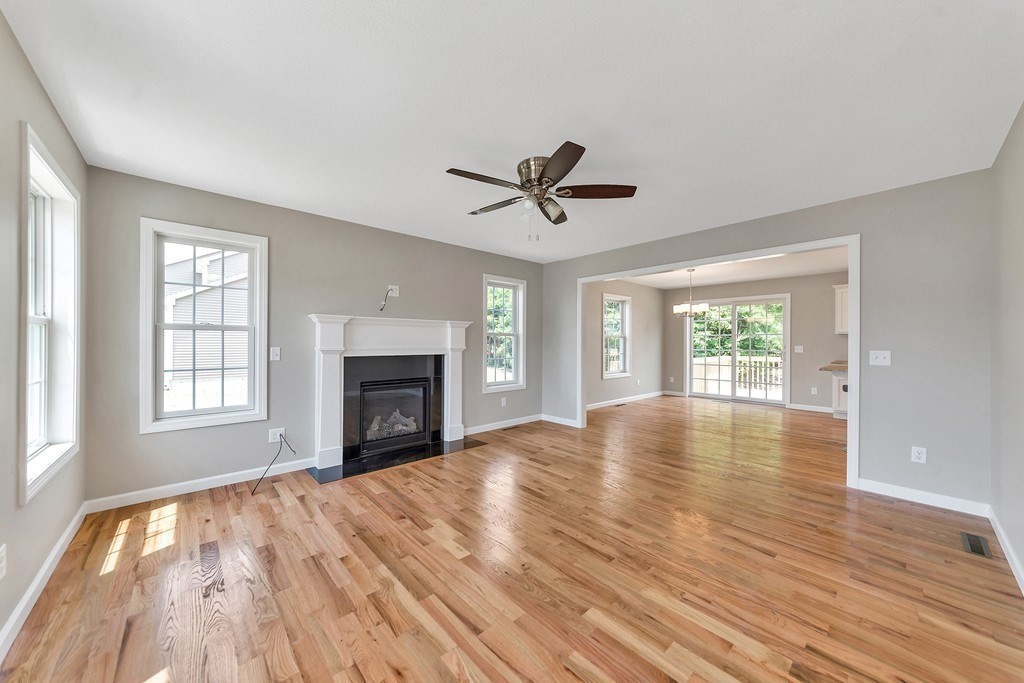 289 Gilbert Avenue Springfield, MA 01119 - Photo 7 of 17