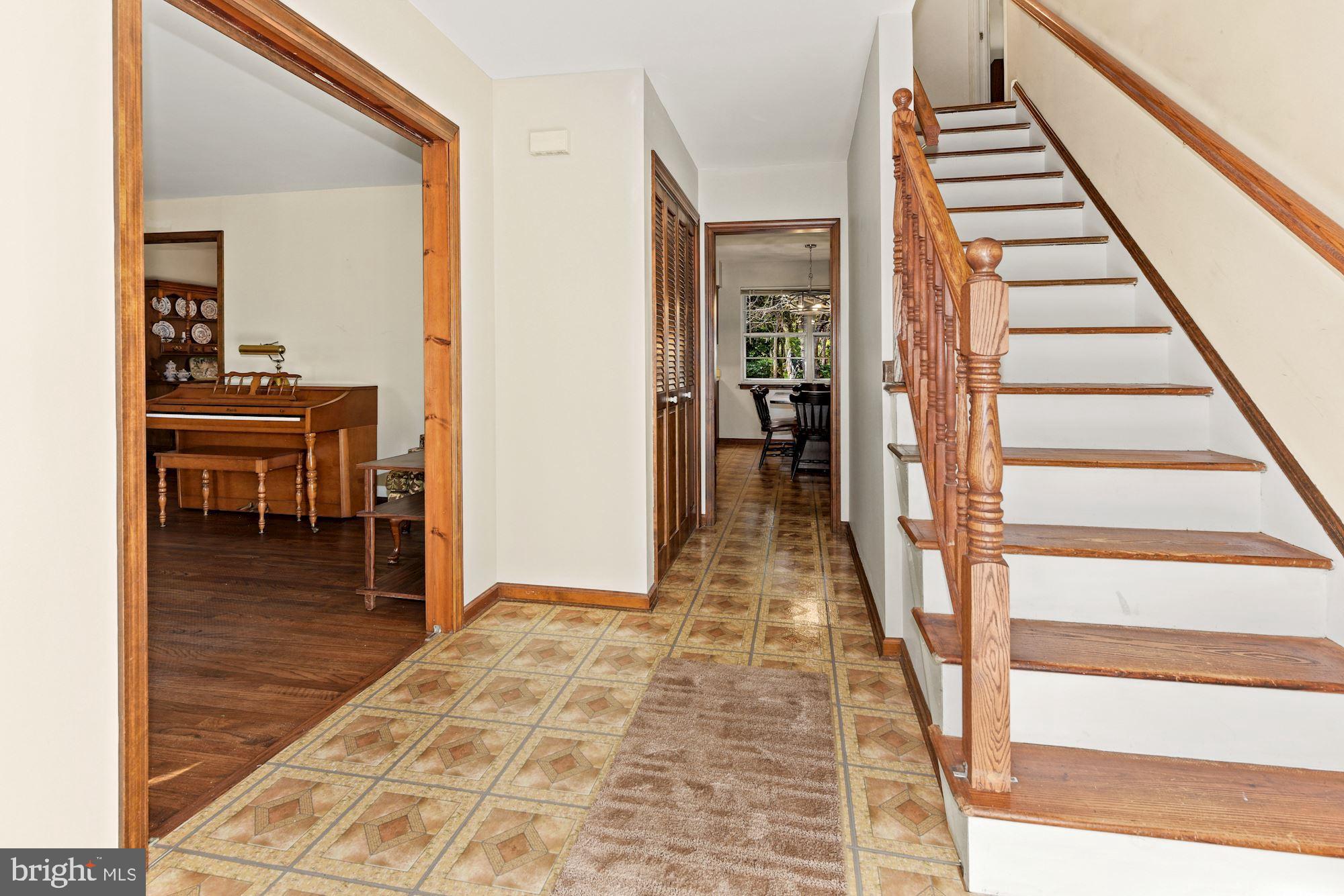 122 Heath Road Medford, NJ 08055 - Photo 3 of 43 Gallery Image 3