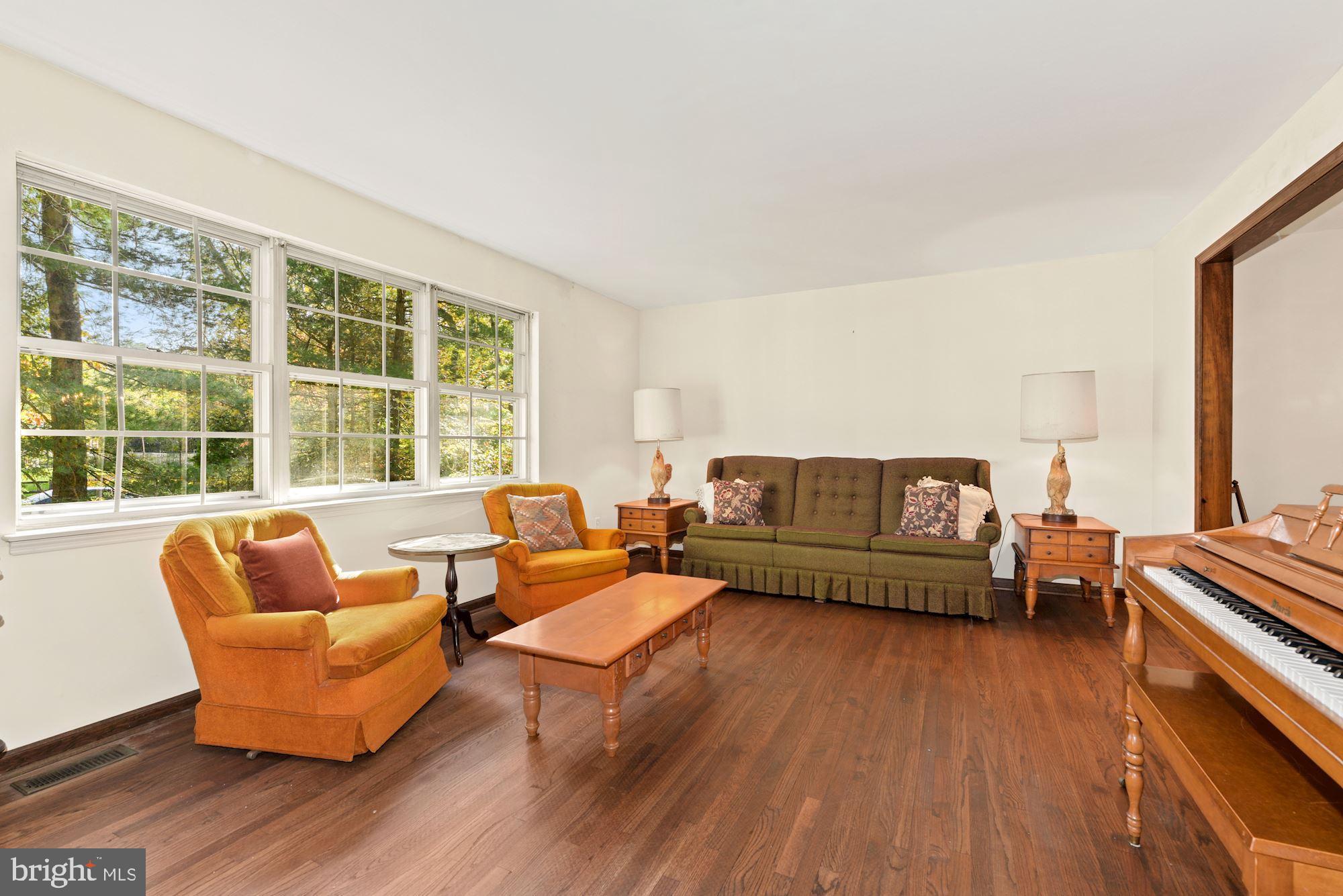 122 Heath Road Medford, NJ 08055 - Photo 5 of 43 Gallery Image 5