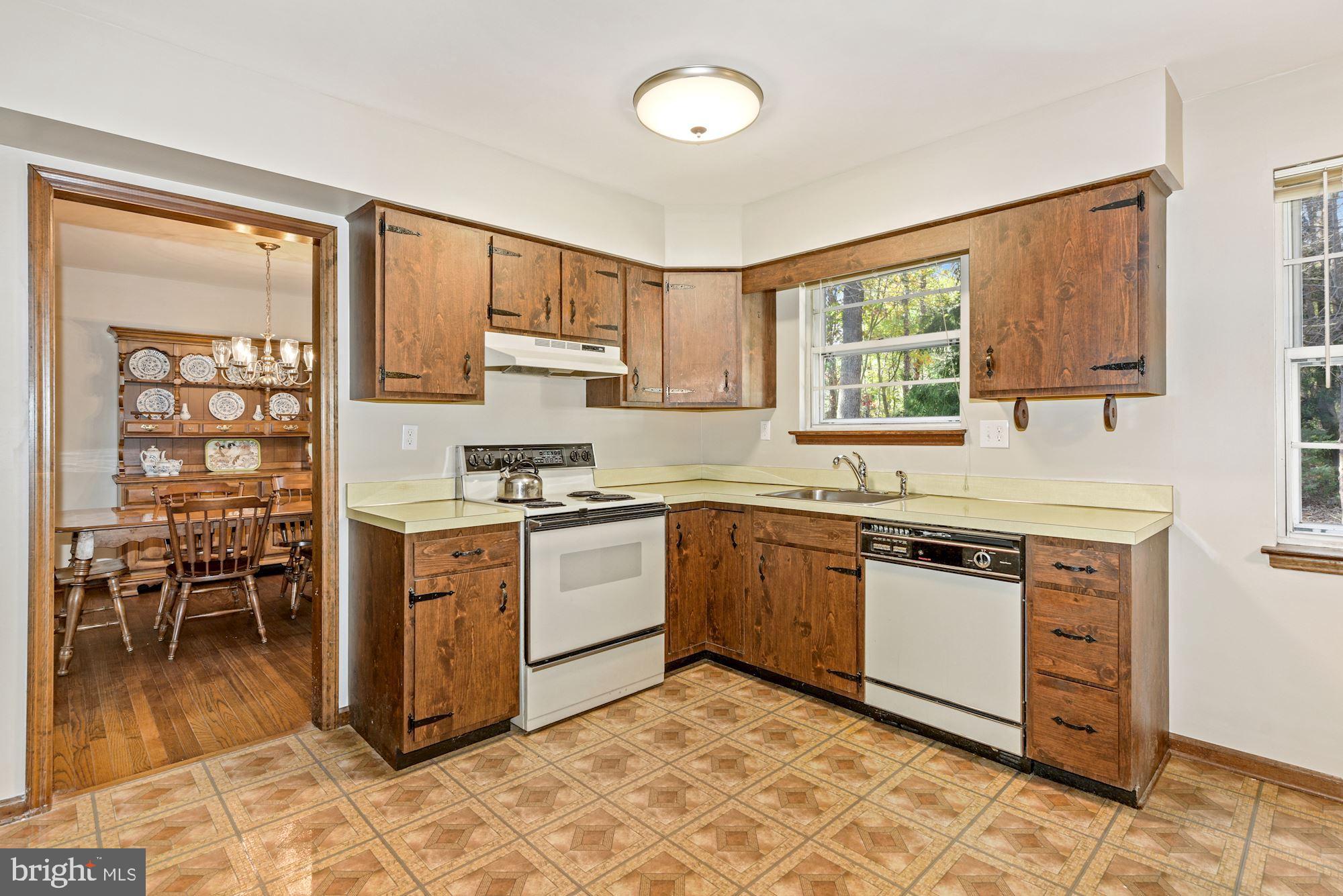 122 Heath Road Medford, NJ 08055 - Photo 8 of 43 Gallery Image 8