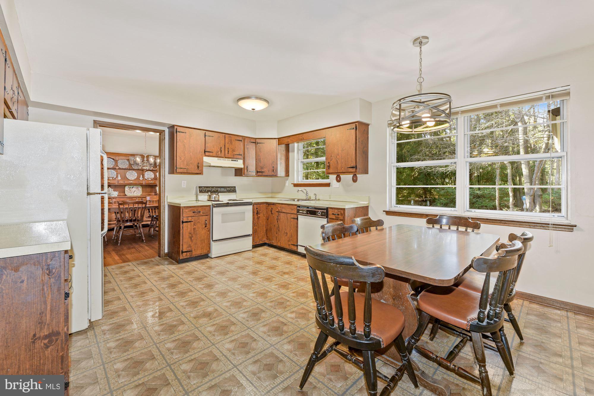 122 Heath Road Medford, NJ 08055 - Photo 10 of 43 Gallery Image 10