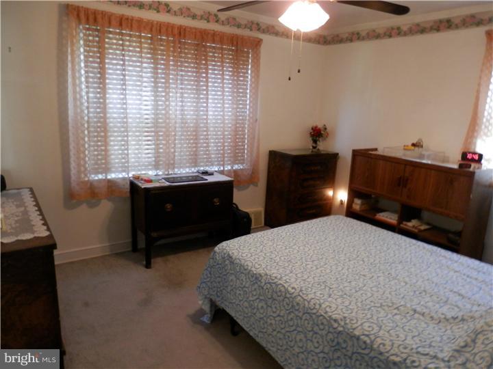 7323 Ryers Avenue Philadelphia, PA 19111 - Photo 11 of 22 Bedroom - Main