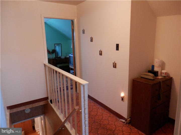 7323 Ryers Avenue Philadelphia, PA 19111 - Photo 17 of 22 Hallway