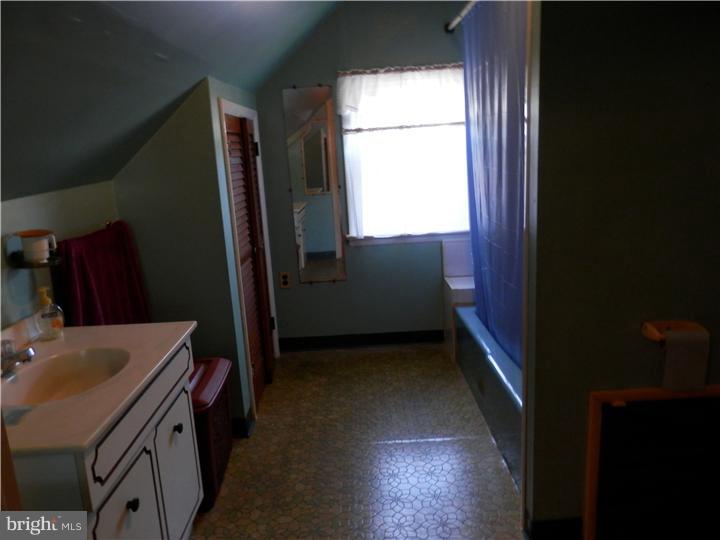 7323 Ryers Avenue Philadelphia, PA 19111 - Photo 18 of 22 Bathroom
