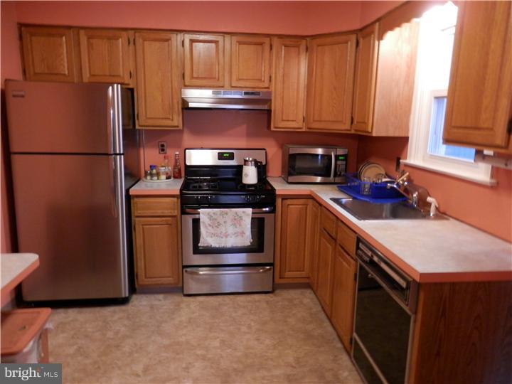 7323 Ryers Avenue Philadelphia, PA 19111 - Photo 8 of 22 Kitchen