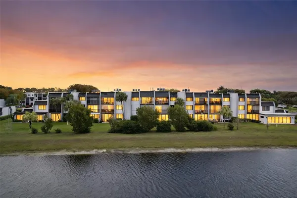 $2,295 | 4272 Deste Court, Unit 308, Lake Worth, FL 33467