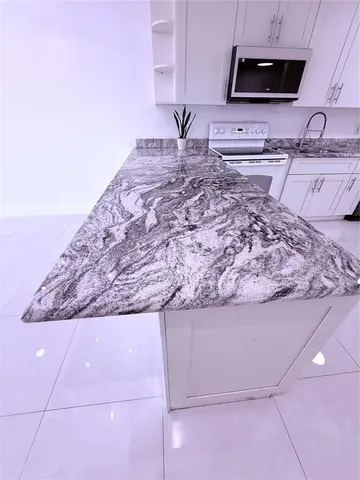 $2,295 | 4272 Deste Court, Unit 308, Lake Worth, FL 33467