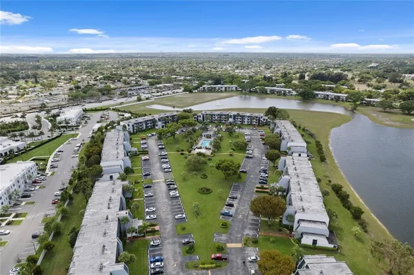 $2,295 | 4272 Deste Court, Unit 308, Lake Worth, FL 33467