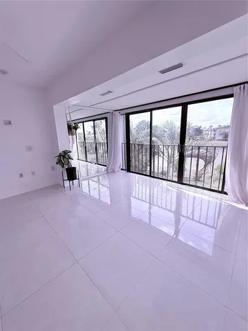 $2,295 | 4272 Deste Court, Unit 308, Lake Worth, FL 33467