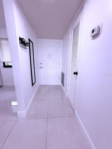 $2,295 | 4272 Deste Court, Unit 308, Lake Worth, FL 33467