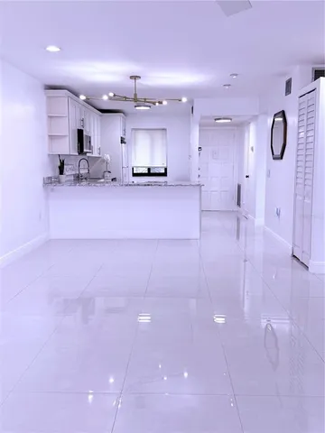 $2,295 | 4272 Deste Court, Unit 308, Lake Worth, FL 33467