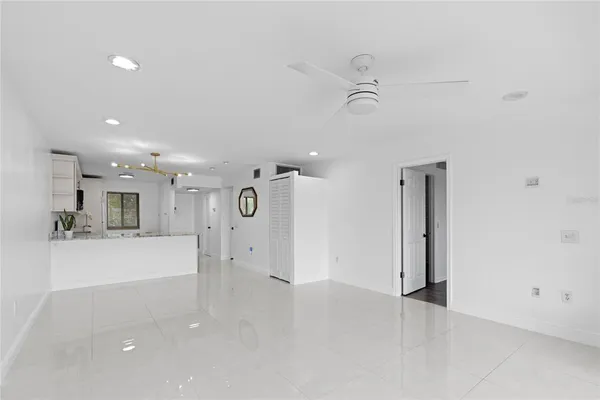 $2,295 | 4272 Deste Court, Unit 308, Lake Worth, FL 33467