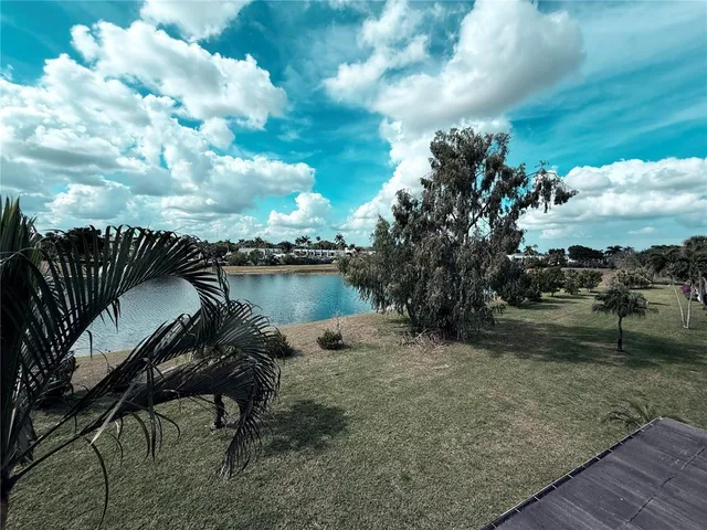 $2,295 | 4272 Deste Court, Unit 308, Lake Worth, FL 33467