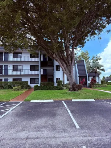 $2,295 | 4272 Deste Court, Unit 308, Lake Worth, FL 33467