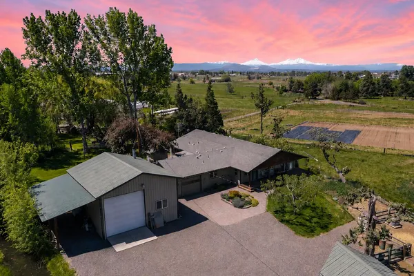 $824,900 | 1350 Northeast Yucca Avenue, Redmond, OR 97756