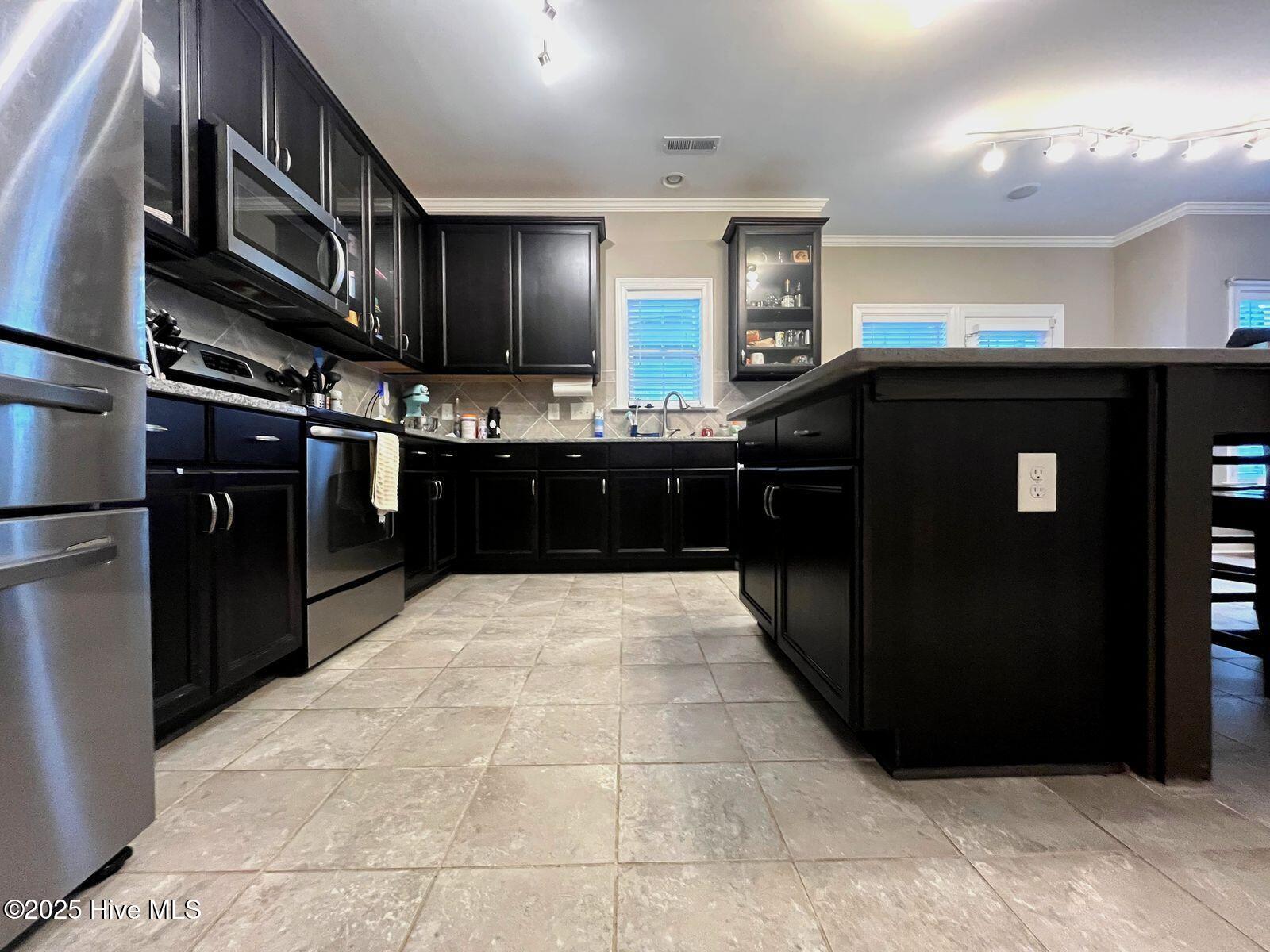 582 Century Drive Cameron, NC 28326 - Photo 13 of 36 582 kicthen 5