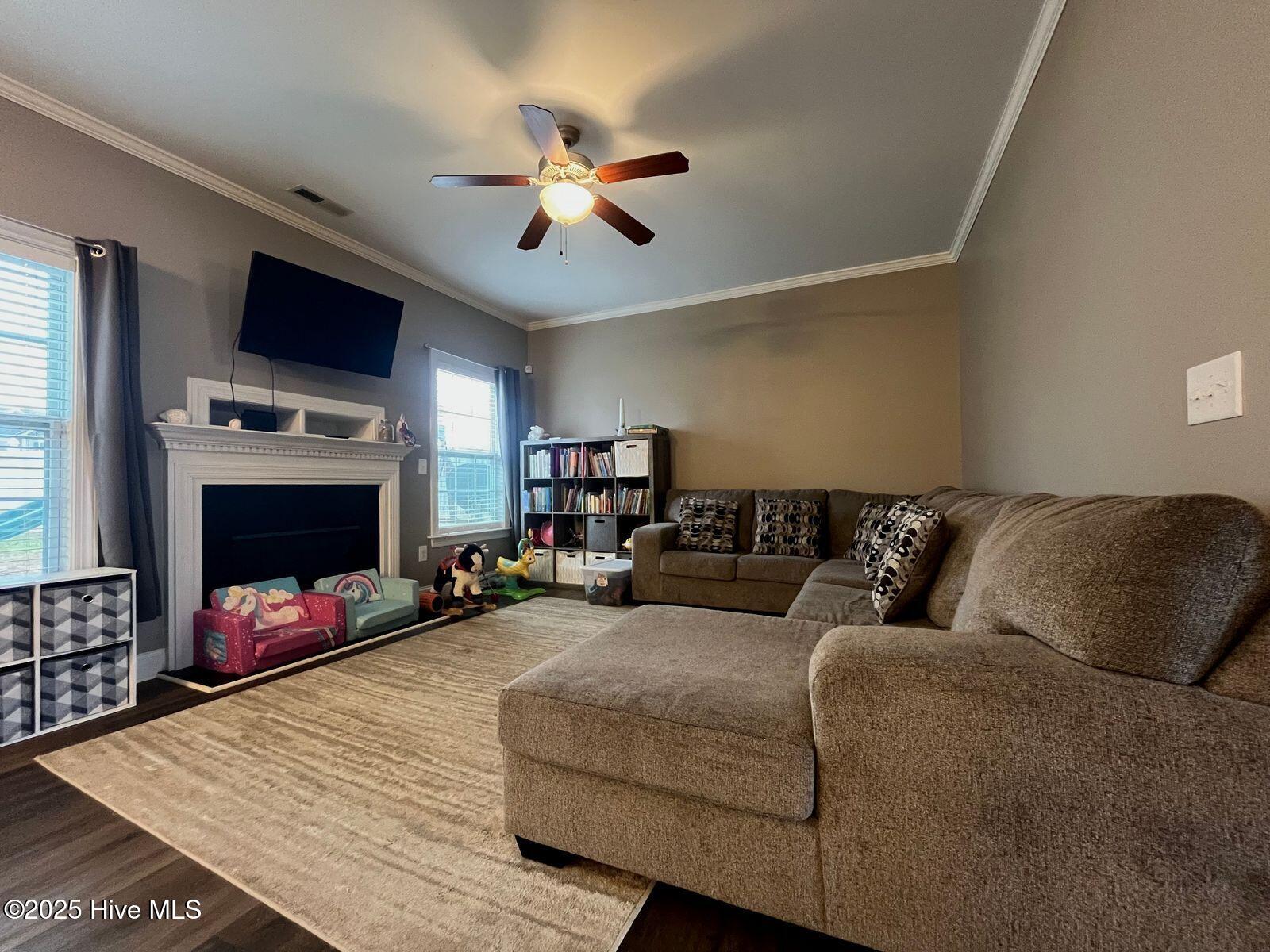 582 Century Drive Cameron, NC 28326 - Photo 3 of 36 582 living 3