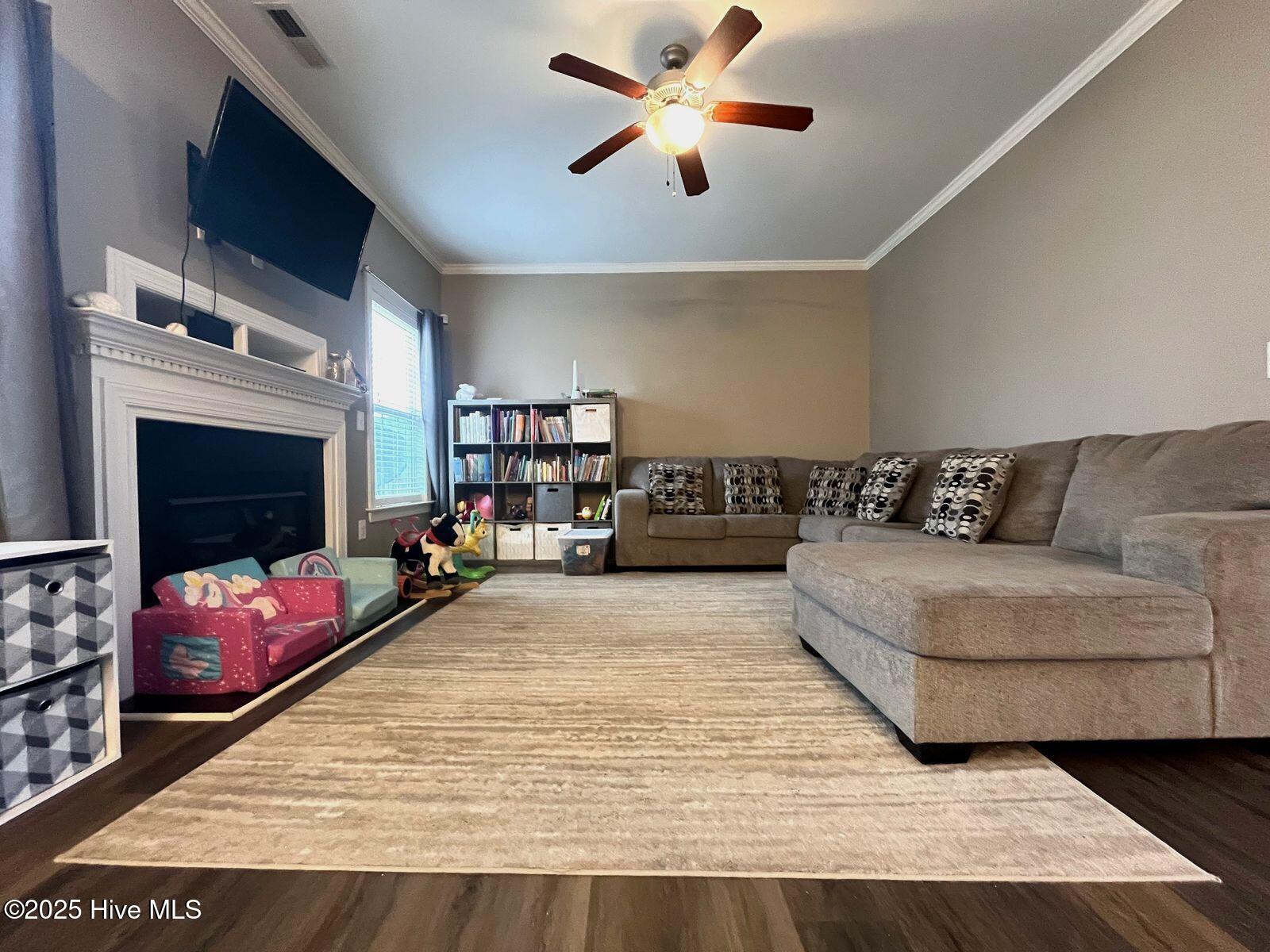 582 Century Drive Cameron, NC 28326 - Photo 5 of 36 582 living 1