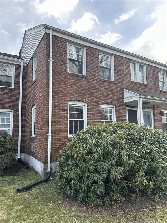18 Colony Road, Unit 18 West Springfield, MA 01089 - Photo 2 of 25 Gallery Image 2