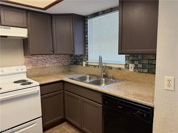$1,245 | 3823 South Maryland Parkway, Unit D1, Las Vegas, NV 89119