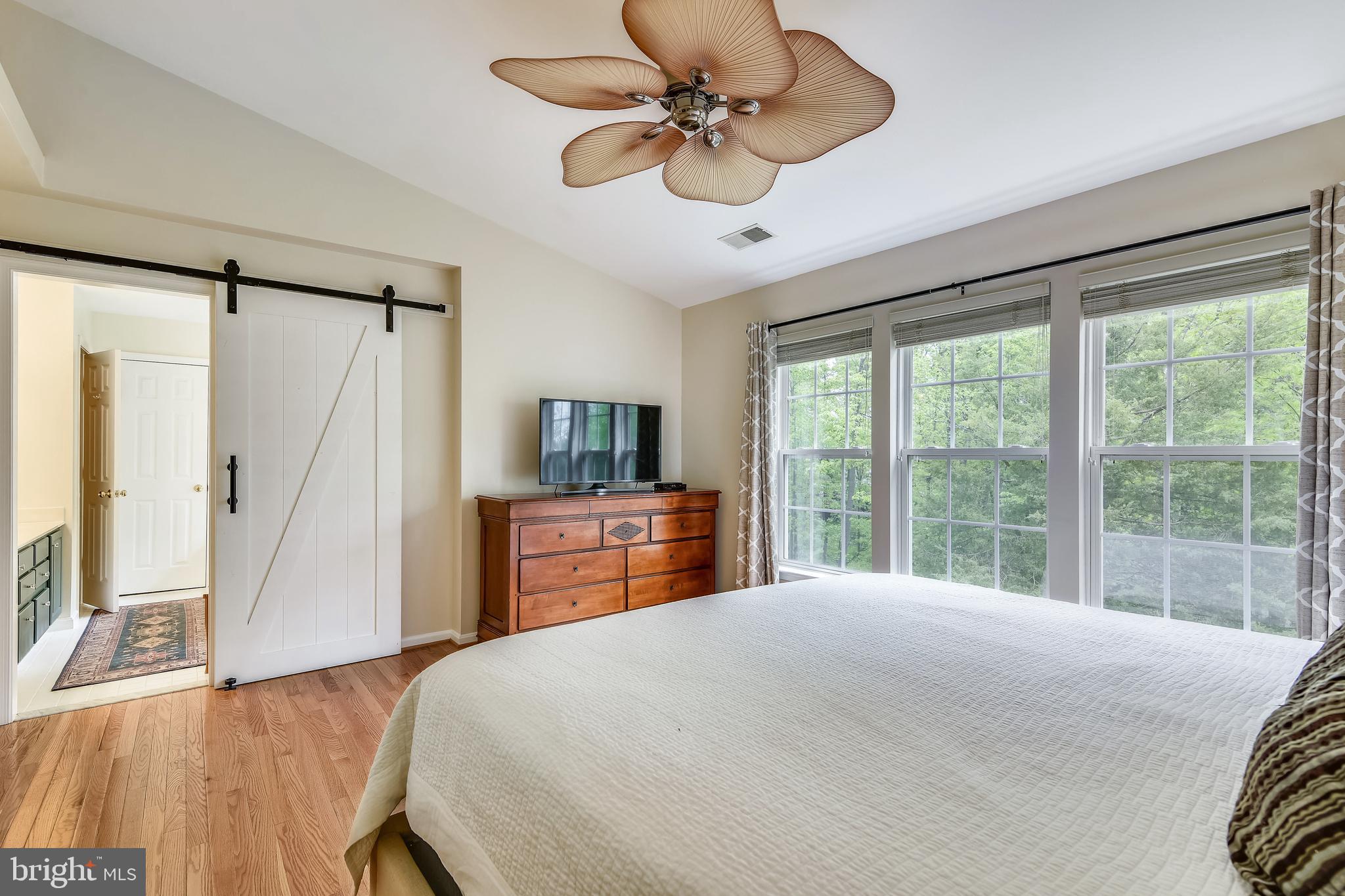 21558 Awbrey Place Broadlands, VA 20148 - Photo 24 of 45 OWNER'S BEDRM WITH VAULTED CEILINGS + PRIVATE BATH