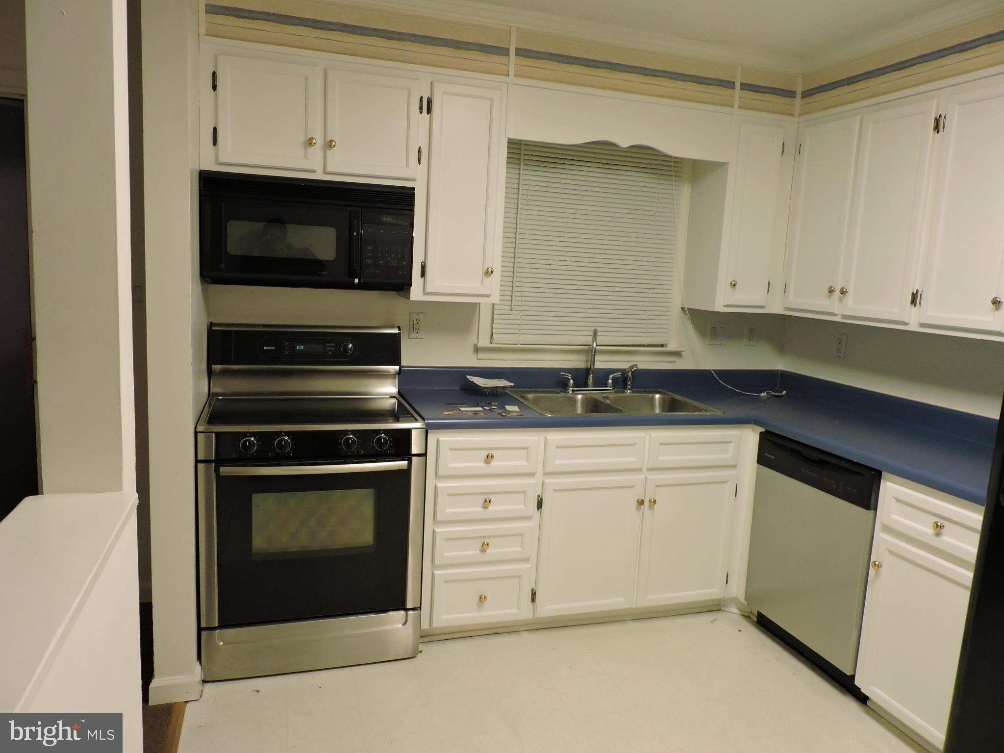 303 Manning Road East Accokeek, MD 20607 - Photo 10 of 27 Kitchen