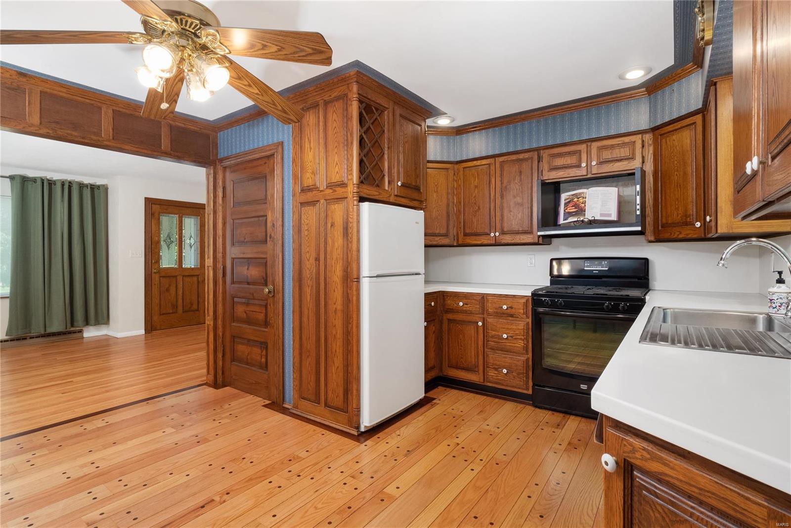448 Monroe Street Waterloo, IL 62298 - Photo 10 of 42