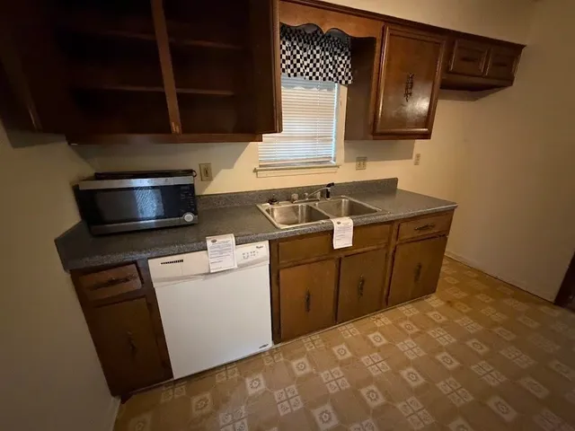 $73,000 | 5075 Bowdoin Drive, Memphis, TN 38127