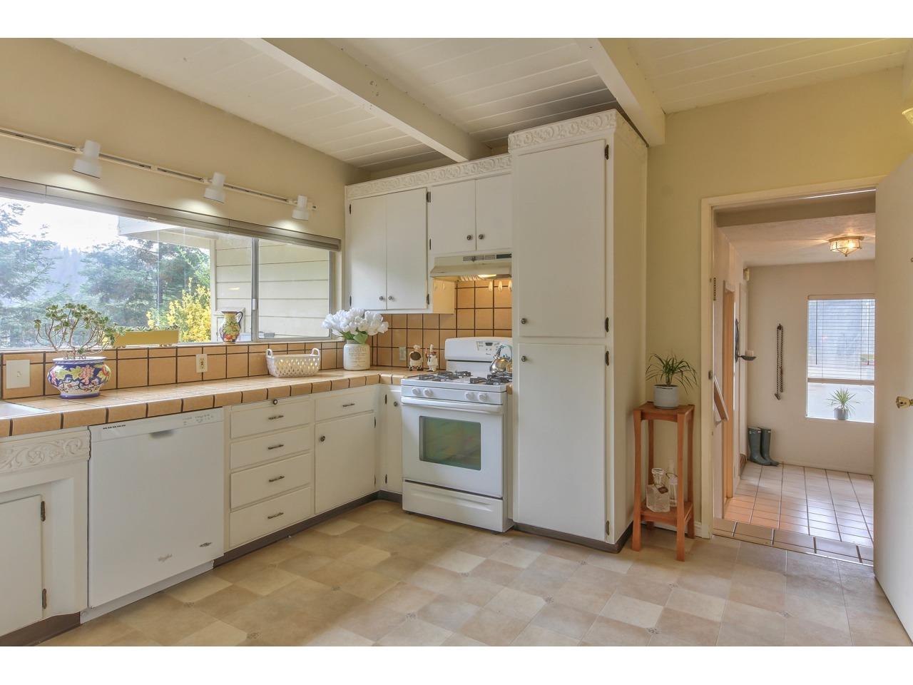 371 Paradise Road Salinas, CA 93907 - Photo 12 of 32 Gallery Image 12
