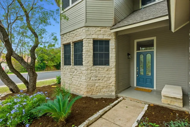 $2,400 | 9312 Roxanna Drive, Austin, TX 78748