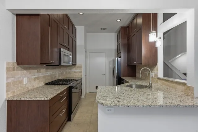 $2,400 | 9312 Roxanna Drive, Austin, TX 78748