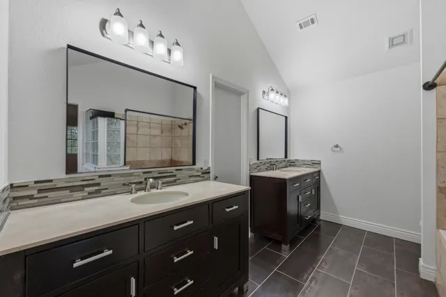 $2,400 | 9312 Roxanna Drive, Austin, TX 78748