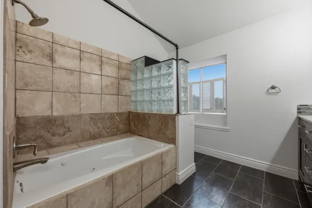 $2,400 | 9312 Roxanna Drive, Austin, TX 78748