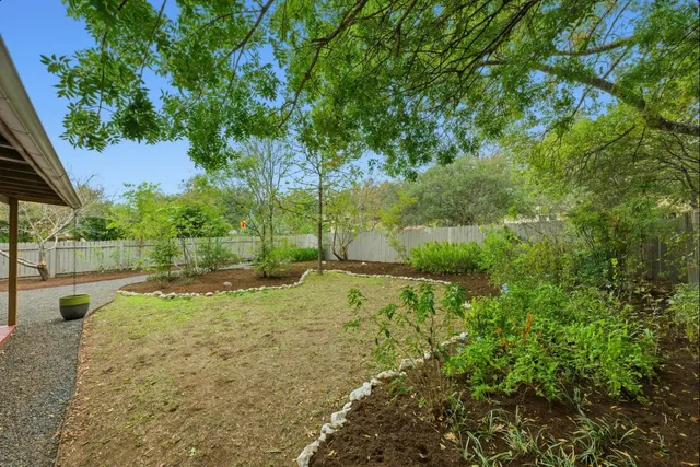 $2,400 | 9312 Roxanna Drive, Austin, TX 78748