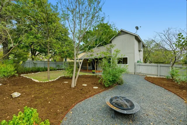 $2,400 | 9312 Roxanna Drive, Austin, TX 78748