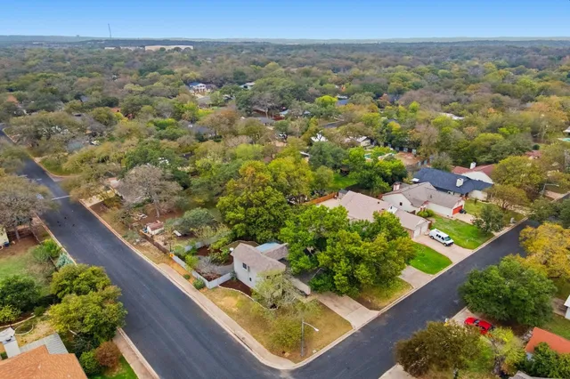$2,400 | 9312 Roxanna Drive, Austin, TX 78748
