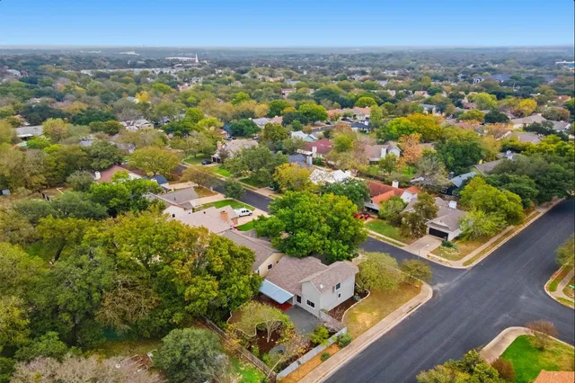 $2,400 | 9312 Roxanna Drive, Austin, TX 78748