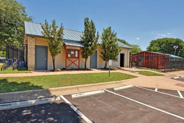$2,400 | 9312 Roxanna Drive, Austin, TX 78748