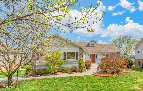 $699,500 | 318 Cheestana Way, Loudon, TN 37774